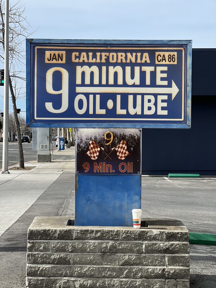 Nine Minute Oil & Lube